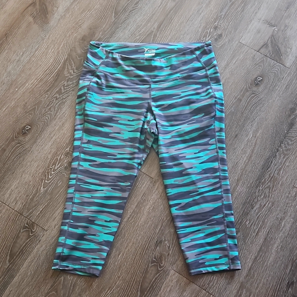 Old Navy Active Capri Teal/Gray Yoga Pants